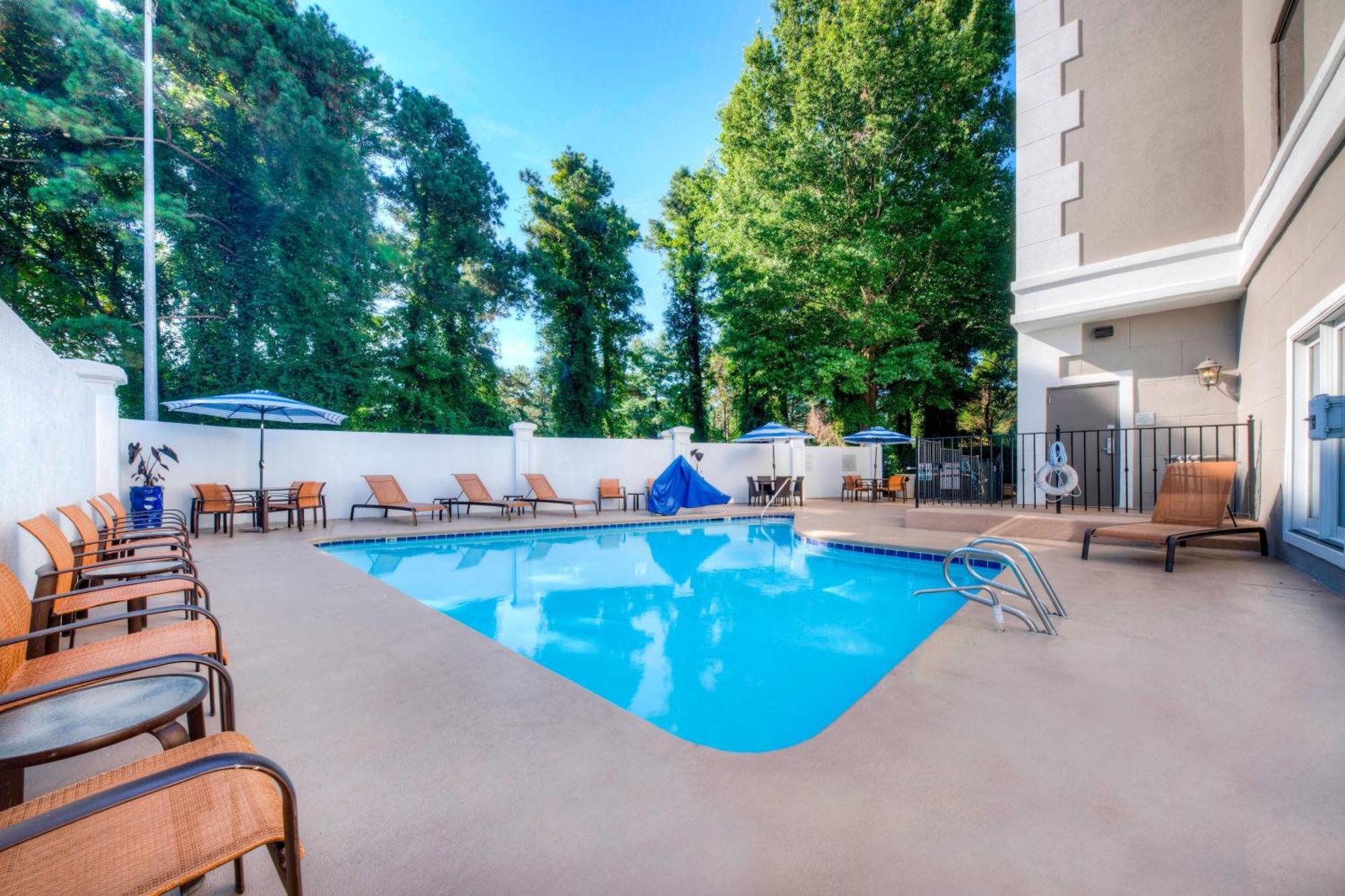 Courtyard Raleigh Crabtree Valley Exterior foto